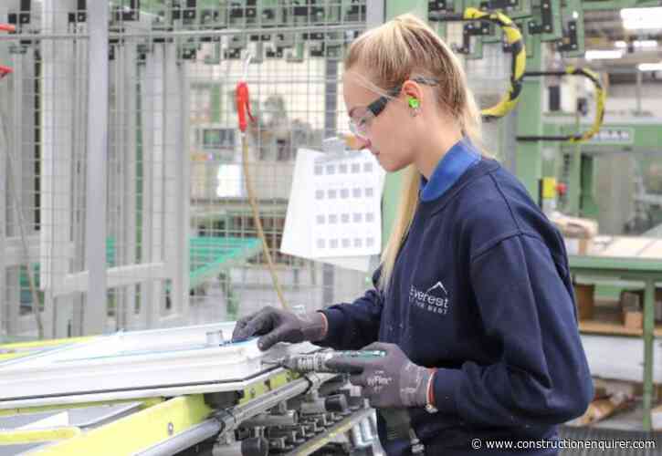 Windows giant Everest crashes into administration