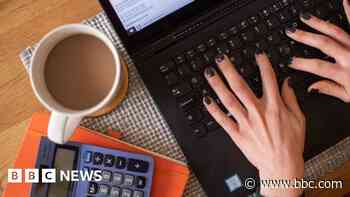 Stats officials refuse two-day week in office