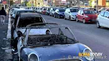 Incendio a Centocelle, auto in fiamme: indaga la polizia