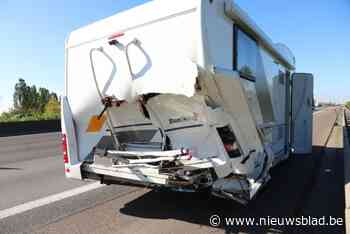 Vakantie van Nederlands gezin met drie kinderen eindigt vroegtijdig op E17 nadat mobilhome wordt aangereden