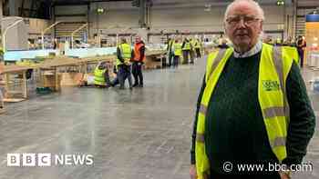 Pete Waterman's team breaks model railway record
