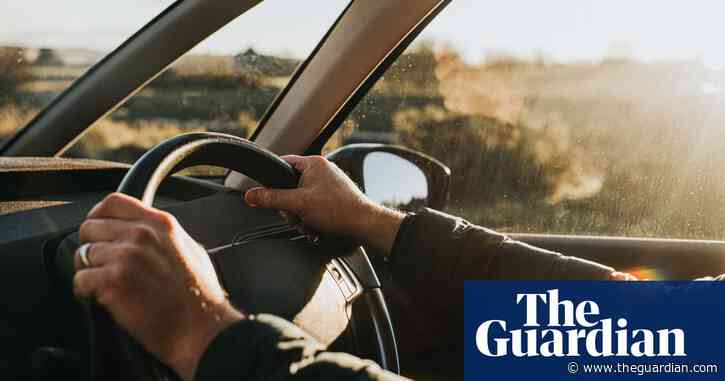 Average cost of UK car insurance rises by one-third in a year, analysis finds