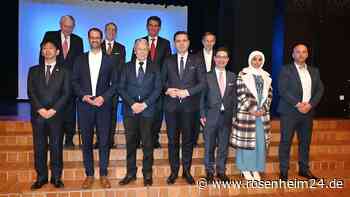 „Tiefe Verbundenheit mit den Menschen der Stadt“: Stiftungen in Rosenheim geehrt