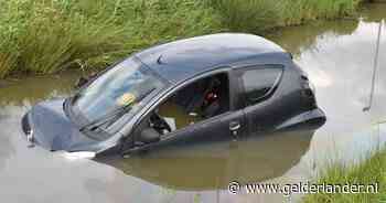 Auto raakt te water in Zaltbommel, geen spoor van de bestuurder