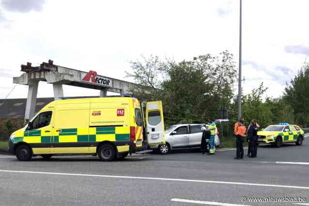 Motorrijder zwaargewond naar AZ Groeninge overgebracht