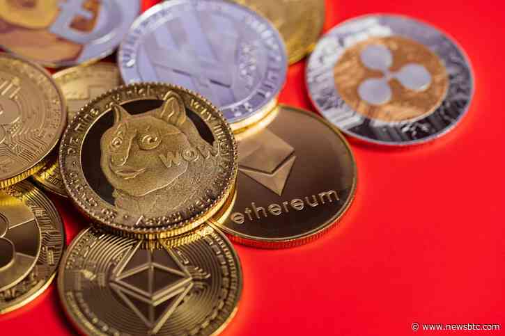 Crypto Analyst Says Altcoins Are About To Enter A Parabolic Curve, Here’s Why