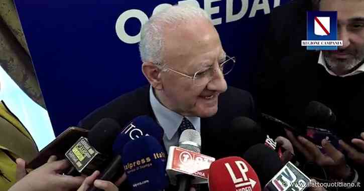 De Luca: “I manager con la maglietta FdI sembravano prigionieri politici. Votare Giorgia? Io potrei dire Vincent, come Van Gogh…”