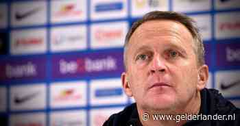 Kogel door de kerk in Arnhem: Van den Brom tekent voor een jaar bij Vitesse