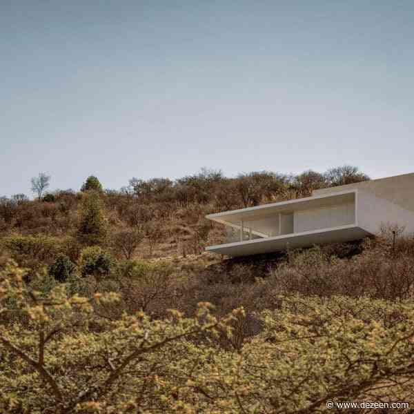 HW Studio strikes balance between "natural and artificial" with Mexico house