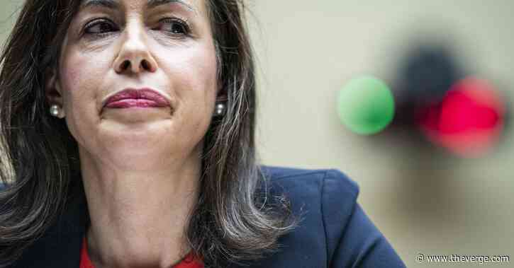 FCC fines AT&T, Sprint, T-Mobile, and Verizon nearly $200 million for illegally sharing location data