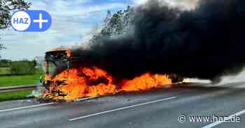 A2 bei Hannover: Stau bei Garbsen nach Feuer an Reisebus und Feuerwehreinsatz
