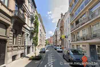 Brandbom gegooid tegen woning in centrum Antwerpen: politie massaal ter plaatse