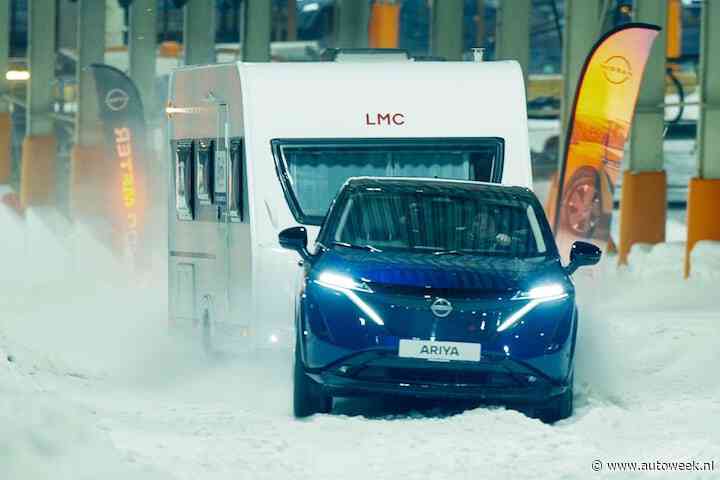 Nissan Ariya sleurt caravan Nederlandse skipiste op [VIDEO]