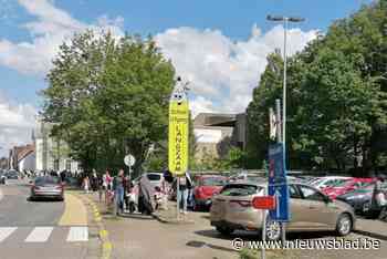 Gemeente verbiedt parkeren op kus-en-rijstrook aan basisschool GO! Erasmus