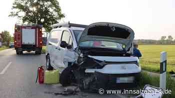 Traktorfahrer wird von Sonne geblendet und übersieht Auto: eine Person durch Unfall verletzt