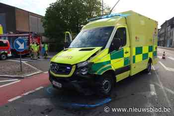 PIT-ziekenwagen wordt in de flank aangereden