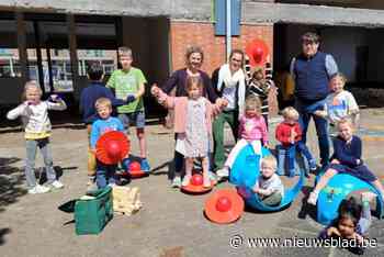 Aannemer renoveert school en schenkt speelgoed aan zeshonderd leerlingen