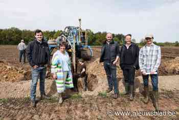 Kruisberghoeve installeert innovatieve techniek om uitdroging te vermijden: “We vlakken de extremen van de natuur uit”