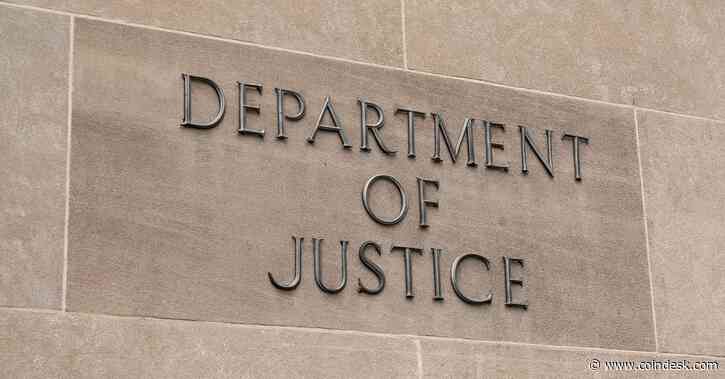 Distilling the Tornado Cash and Samourai Suits