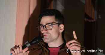 Potsdam: Rechtsextremist Martin Sellner provoziert vor dem Rathaus