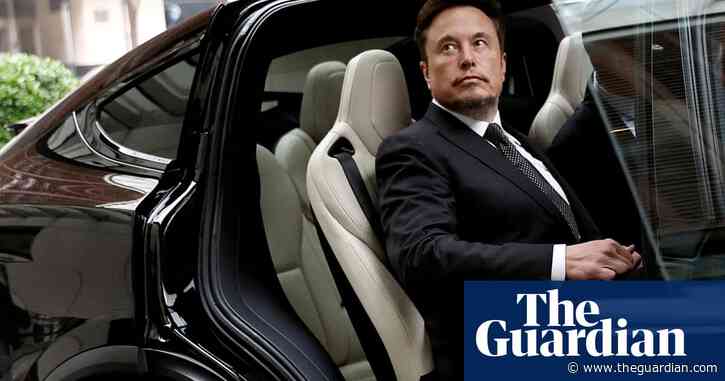 Elon Musk makes unannounced visit to China