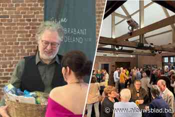 Toeristisch seizoen Klein-Brabant feestelijk geopend: striptekenaar Luc Morjaeu ingehuldigd als erelid