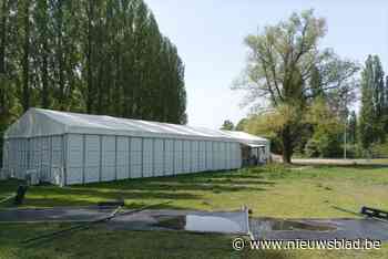 Tentmoskee op terrein City Pirates zint bewoners Linkeroever niet: “En nu is de grond hier ook nog vervuild met PFAS”