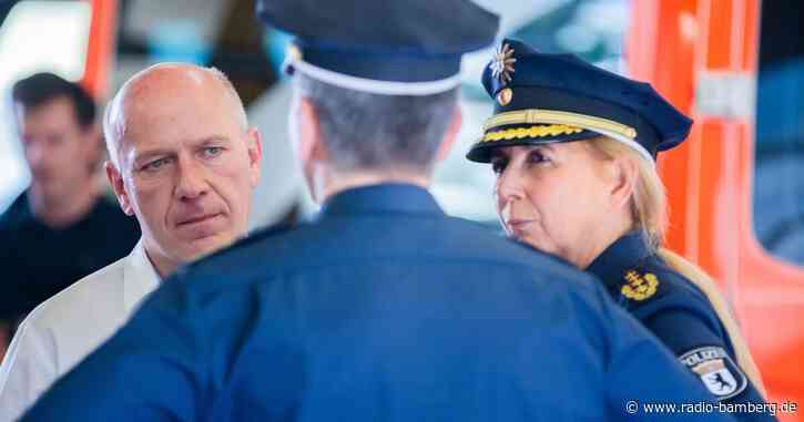 Mai-Demo in Berlin: Depots mit Steinen entdeckt