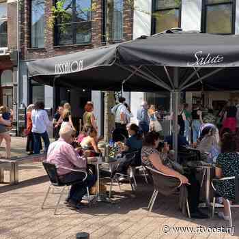 Bootje varen, ijsjes en biertjes op het terras, Overijssel geniet van een zomerse topdag