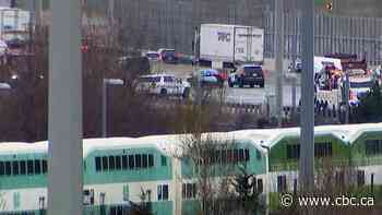 'Someone is going to get hurt,' says OPP officer minutes before fatal 401 crash