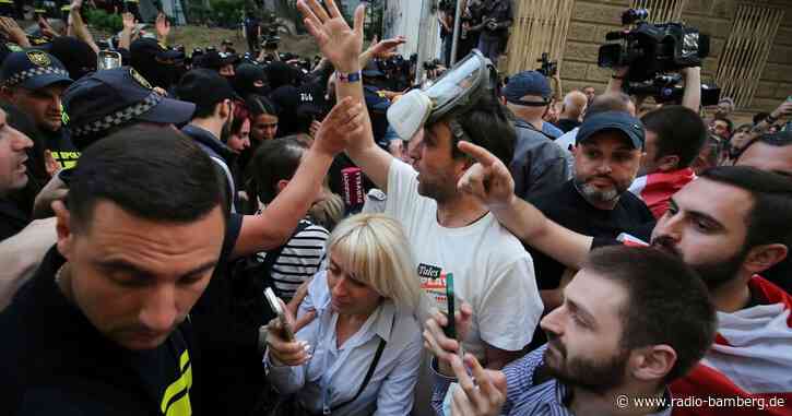 Neue Proteste nach zweiter Lesung von umstrittenem Gesetz