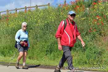 Deelnemers 33ste Slakkengang wandelen door Zennevallei