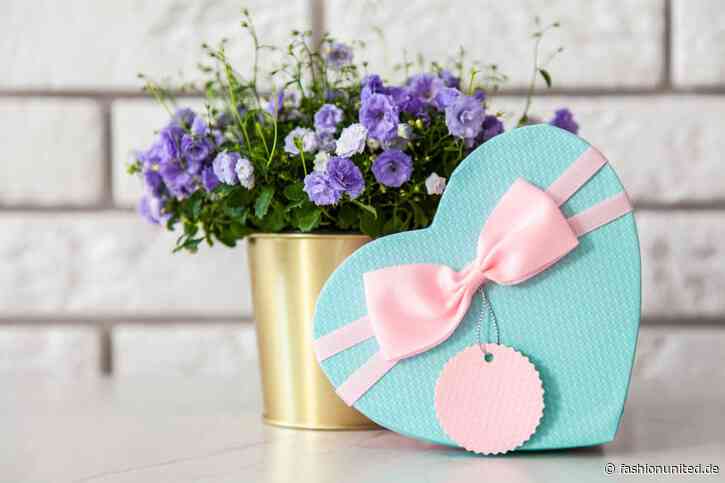 Zum Muttertag: Verbraucher:innen wollen eine Milliarde Euro ausgeben