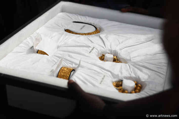 Asante ‘Crown Jewels’ Displayed, Biden Forgives $6.1 Billion Art Student Debt, and More: Morning Links for May 2, 2024