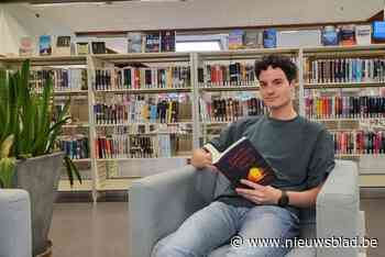 Arne (27) verweeft zijn ervaringen als campingreceptionist met fictief moordmysterie