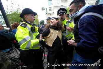Peckham protest blocks asylum coach to Bibby Stockholm