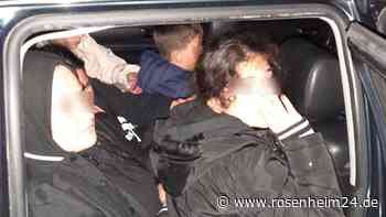 Schleuser-Jagd in der Nacht: Fluchtwagen rammt Polizei bei Bischofswiesen