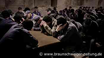 Bei einer Frage schweigen die russischen Kriegsgefangenen