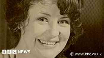 Pollyanna designer makes fashion return