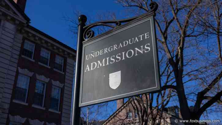 Delays and government errors: How college financial aid became such a hot mess