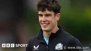 Worcestershire spin bowler Baker dies aged 20