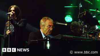 ELO keyboardist Richard Tandy dies at age of 76