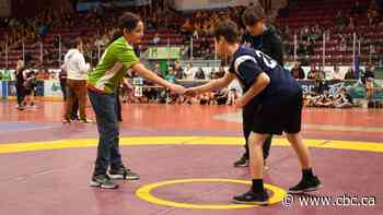 WATCH | Hit the mats with students in Thunder Bay as they take on wrestling for the first time