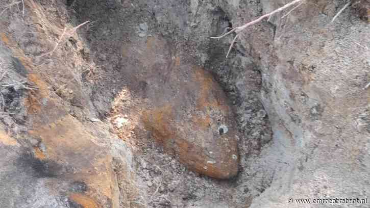 Hans vindt een bom uit de oorlog maar die blijft voorlopig nog even liggen