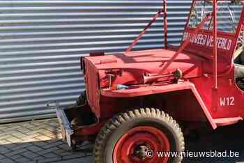 Brandweer rijdt oude jeep naar Streekmuseum