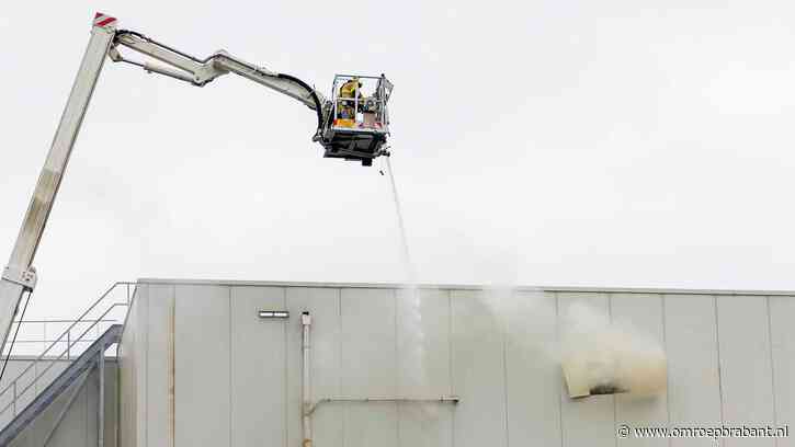 Al de hele dag brand in een koelcel: 'Het bluswater bevriest'