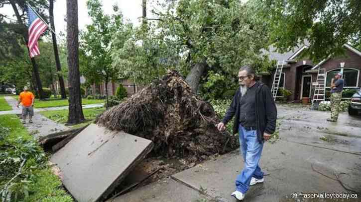 Torrential rains inundate southeastern Texas, causing flooding that has closed schools and roads