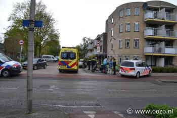 Twee personen op scooter aangereden
