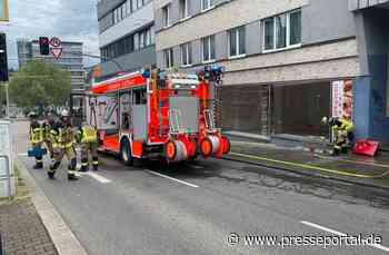 FW Stuttgart: Feuerwehr innerhalb kürzester Zeit bei Balkonbrand vor Ort