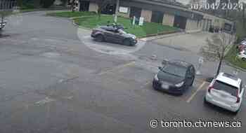 Police officer hit by driver of fleeing vehicle in Toronto